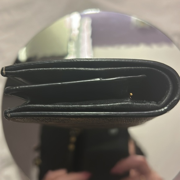 GUCCI SUPREME MONOGRAM WALLET WITH BEE DESIGN EUC - Picture 4 of 13